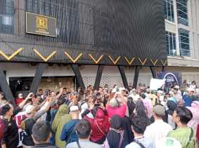 Gelombang Massa Aksi Terus Berdatangan, Minta JP Pub & KTV Disegel