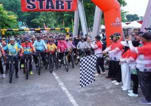 Ribuan Peserta Meriahkan Gowes Fun & Adventure Haornas dan Harhubnas di Kampar