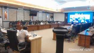 Ribuan Warga Pelalawan Geruduk Kantor Gubernur Riau, Tolak Disebut Ilegal dan Minta Perlindungan