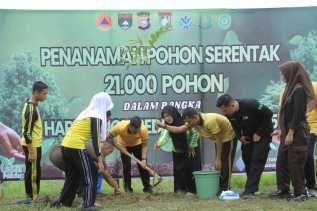 Hari Pohon Sedunia, Polres Inhu Tanam Ribuan Pohon di Bantaran Sungai Indragiri
