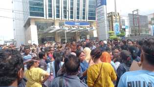 Ribuan Buruh Demo di Kantor BRI Pekanbaru, Tuntut Pencairan Gaji yang Dibekukan