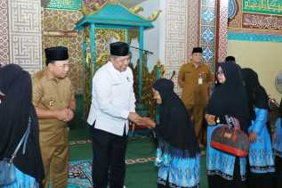Berangkat Haji, Pemuda 20 Tahun di Siak Gantikan Bapaknya yang Wafat