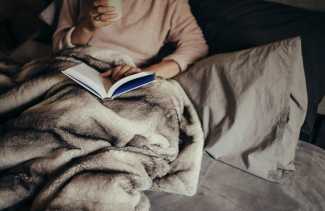 Sudah di Kasur, tapi Badan Nggak Mau Tidur? Kenali Bedtime Procrastination