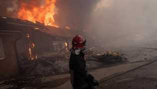 Helikopter Militer Ukraina Gempur Depot Bahan Bakar Rusia