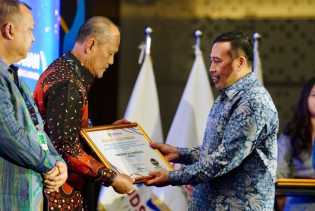 Pemprov Riau Raih Penghargaan Predikat Kepatuhan Penyelenggaraan Pelayanan Publik 2024