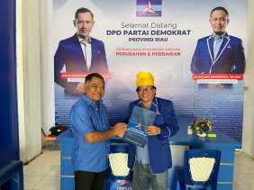 Tokoh Riau Eddy Ahmad RM Resmi Gabung Demokrat
