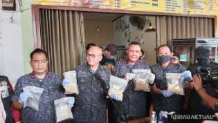 Masuk Jaringan Internasional, BNN Ungkap Peran Masing-masing Pelaku Pembuat Ekstasi di Pekanbaru