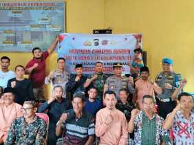 Cooling System Pemilu Damai 2024, Polsek Sungai Apit Gelar Coffee Morning Bersama Tokoh Masyarakat