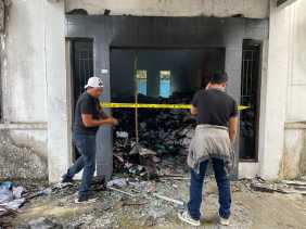 Kantor KPPN Pekanbaru Dilalap Sijago Merah, 5 Mobil Pemadam Dikerahkan Jinakkan Api