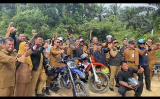 Wako Agung Potong Kerbau dan Bagikan Sembako ke Warga Melebung di Hari Ulang Tahun