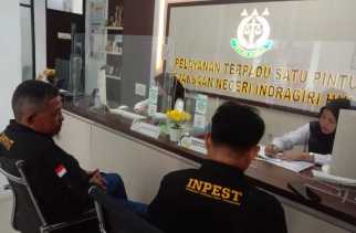 Kades Sungai Raya di Inhu Dilaporkan Atas Dugaan Gratifikasi dan Penipuan