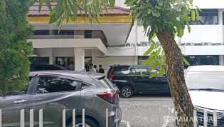 Pengembangan Kasus OTT, Tim KPK Geledah Kantor BPKAD Riau Selama 5 Jam