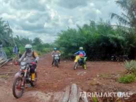 Kapolsek TPTM Patroli Antisipasi Karhutla di Daerah Pelosok Bergambut, Sampaikan Pesan Pilkada Damai 2024