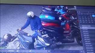Lupa Cabut Kunci, Dua Pelaku Pencurian Motor di Pekanbaru Terekam CCTv