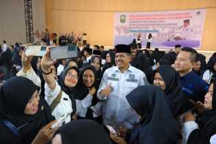 Era Santi Bahagia Dapat SK P3K Dari Bupati Alfedri Setelah 14 Tahun Menjadi Guru TK