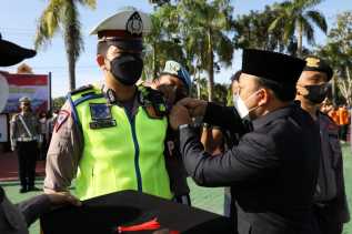 Wabup Siak Jadi Pembina Apel Gelar Pasukan Operasi Ketupat 2022