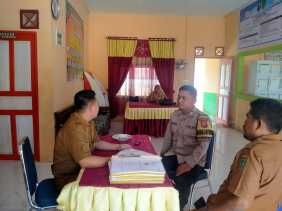 Bhabinkamtibmas Jumrah, Tegaskan Netralitas Aparatur Jelang Pencoblosan Pilkada Rokan Hilir 2024