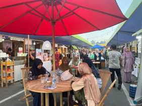 Masyarakat Riau Berburu Kuliner di Tenant Pekan Budaya Melayu Serumpun