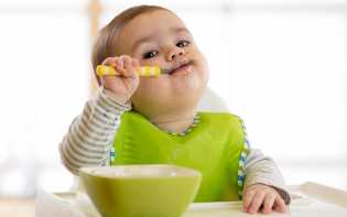 Umur Berapa Anak Bayi Boleh Makan Nasi?