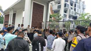 Disdik Riau Dinilai Punya Segudang Masalah, AMBR Gelar Aksi di Kejati Riau