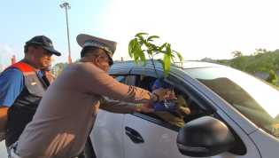 HUT Bhayangkara ke-79, Ditlantas Polda Riau Kampanyekan Keselamatan dan Lingkungan Lewat Tol