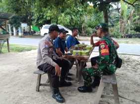 Polri-TNI Satukan Tekad Jaga Pilkada Damai di Tri Mulya Jaya