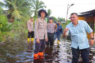 75 TPS Terendam Banjir, Kapolres Rohil Putar Otak Cari Solusi