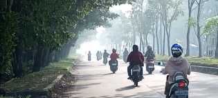 Kabut Selimuti Pagi di Pekanbaru, BMKG Sebut Bukan Asap