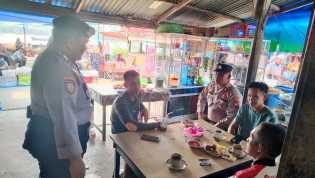 Kanit Samapta Polsek Gaung Ciptakan Cooling System Sambangi Tokoh Masyarakat Jelang Pemilu 2024