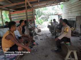 Polsek Rambahhilir Gelar Cooling System untuk Pilkada Damai 2024 di Dusun Kumu Baru