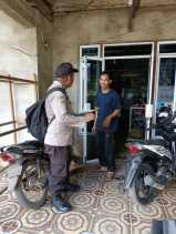 Babinkamtibmas Belantaraya Sambangi Warga dan Sosialisasikan Pemilu Damai 2024