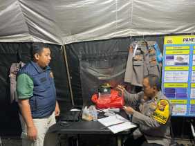 Pengecekan Personel Pengamanan di Kantor KPU Kuansing Jelang Pilkada 2024 dalam Operasi Mantap Praja Lancang Kuning