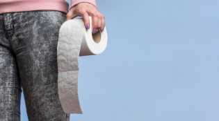 Bahaya BAB Pakai Tisu Toilet