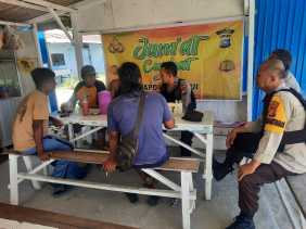 Polsek Ukui Gelar Jumat Curhat untuk Jaga Stabilitas Pasca Pilkada