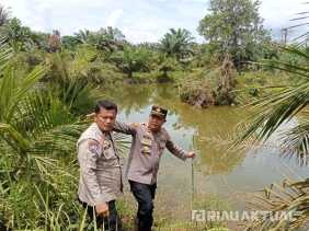 Antisipasi Karhutla, Kapolsek Tanah Putih Tanjung Melawan Cek Ketersediaan Sumber Air