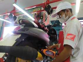 Besok, AHASS Berikan Promo Ganti Oli untuk Kurir dan Ojol