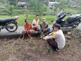 Polsek Teluk Belengkong Giatkan Patroli Sambang Dialogis di Desa Gambaran