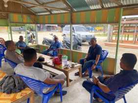 Bhabinkamtibmas Polsek Bonai Darussalam Laksanakan Cooling System Bersama Tokoh Masyarakat Desa Kasang Mungkal