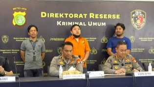 Pengemudi Pelat Dinas Penganiaya Sopir Taksi Online Ternyata Bukan Polisi