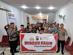 Polresta Pekanbaru dan Polsek Rumbai Pesisir Gelar Minggu Kasih di Gereja GBIBCC