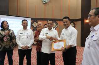 Aplikasi PEKA Resmi Diluncurkan, Pj Walikota Beri Penghargaan ke OPD Inovatif