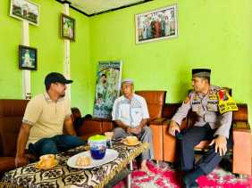 Antisipasi Isu Negatif Pilkada, Kapolsek Kuala Cenaku Sambangi Tokoh Adat