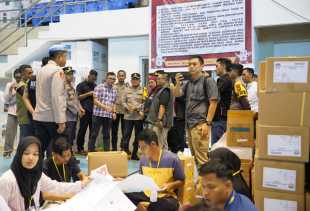 Wakapolda Riau dan Kapolres Kampar Periksa Kesiapan Logistik Pemilu