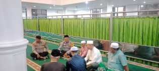 Panit Intel Polsek Tampan Sosialisasikan Pemilu Damai di Masjid Darul Aman