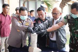 Kapolres Siak Pimpin Konferensi Pers dan Pemusnahan Barang Bukti Narkotika Hasil Operasi Antik Lancang Kuning 2024