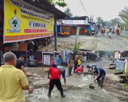 Masyarakat Sukamaju di Pekanbaru Goro Perbaiki Jalan Rusak, Partisipasi H Amran SH MH