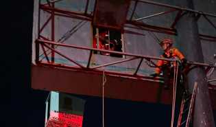 Polisi Selidiki Penyebab Kematian Pekerja dalam Neon Box di Pekanbaru