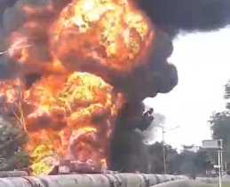 Satu Mobil Tangki BBM Terbakar di Dumai, Riau