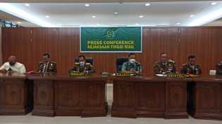 Dibantu Kejagung, Kejati Riau Masih Kejar Surya Darmawan