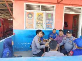 Personel Polsek Ujung Batu Gelar Cooling System untuk Warga Desa Pematang Tebih